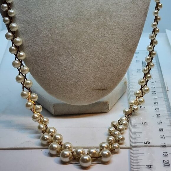 Jewelry - Vintage Faux Pearl Graduated Braded necklace